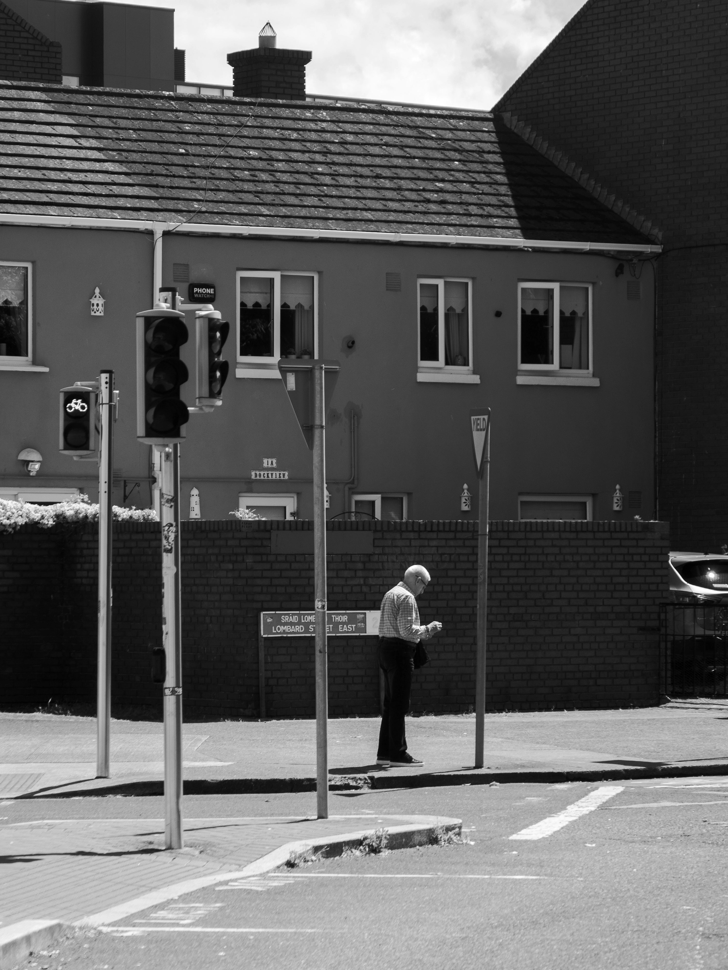 How to Find Free Stuff Nearby with Giveaway Apps