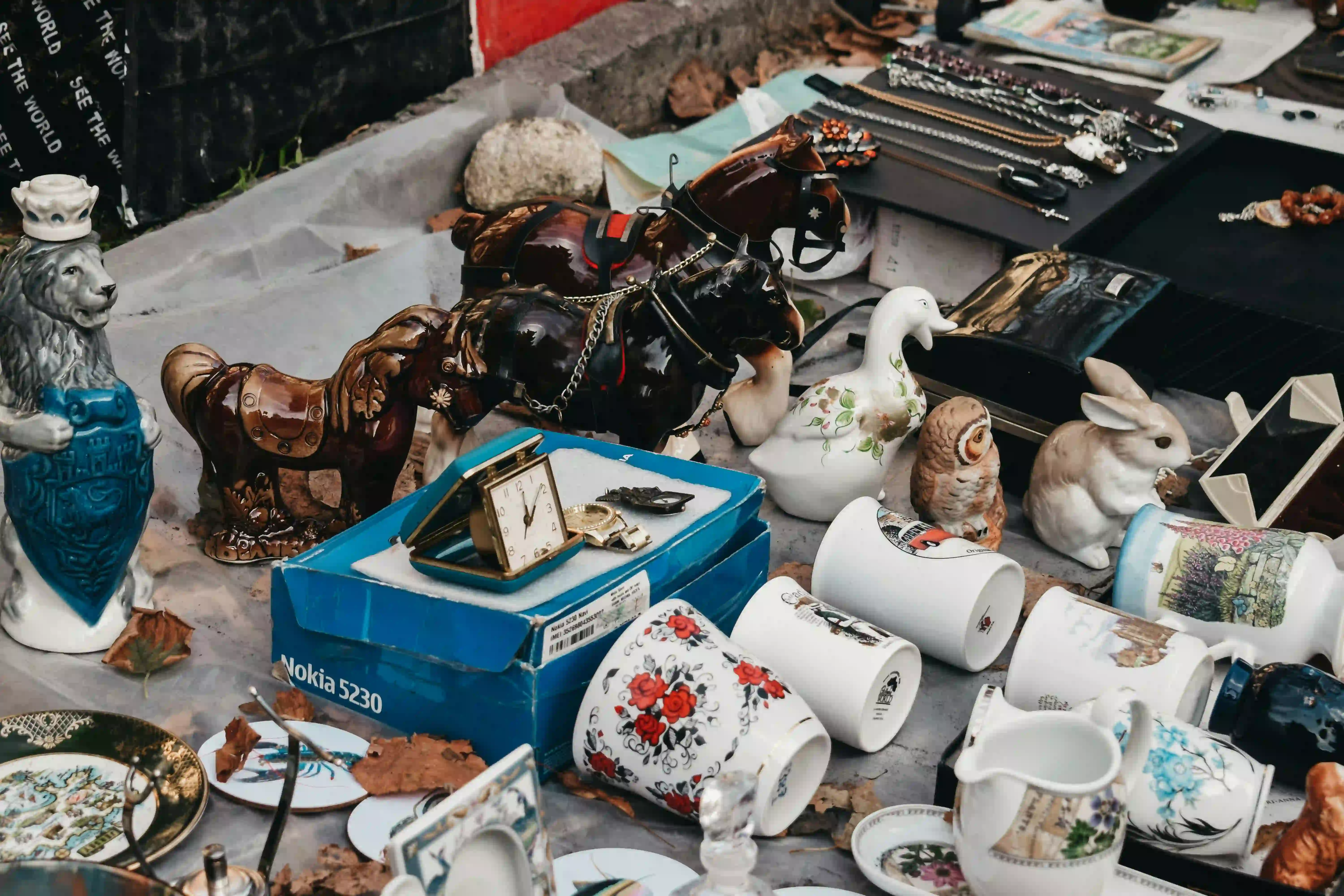 5 Best Resale Apps to Cash In on 2025`s $479B Thrift Boom