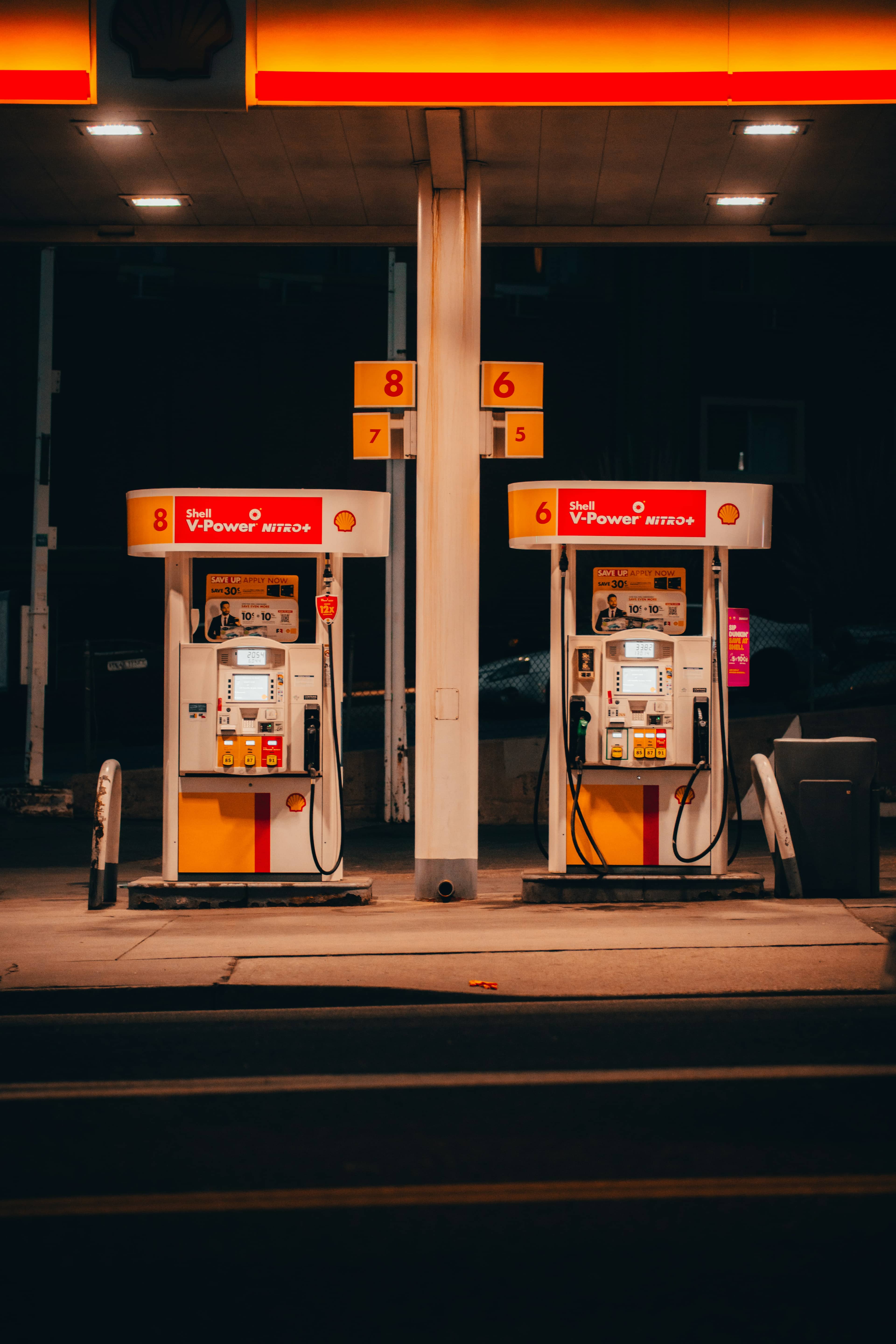 How to Save Money on Gas with Fuel-Finding Apps: 5 Apps That Can Help You Save at the Pump