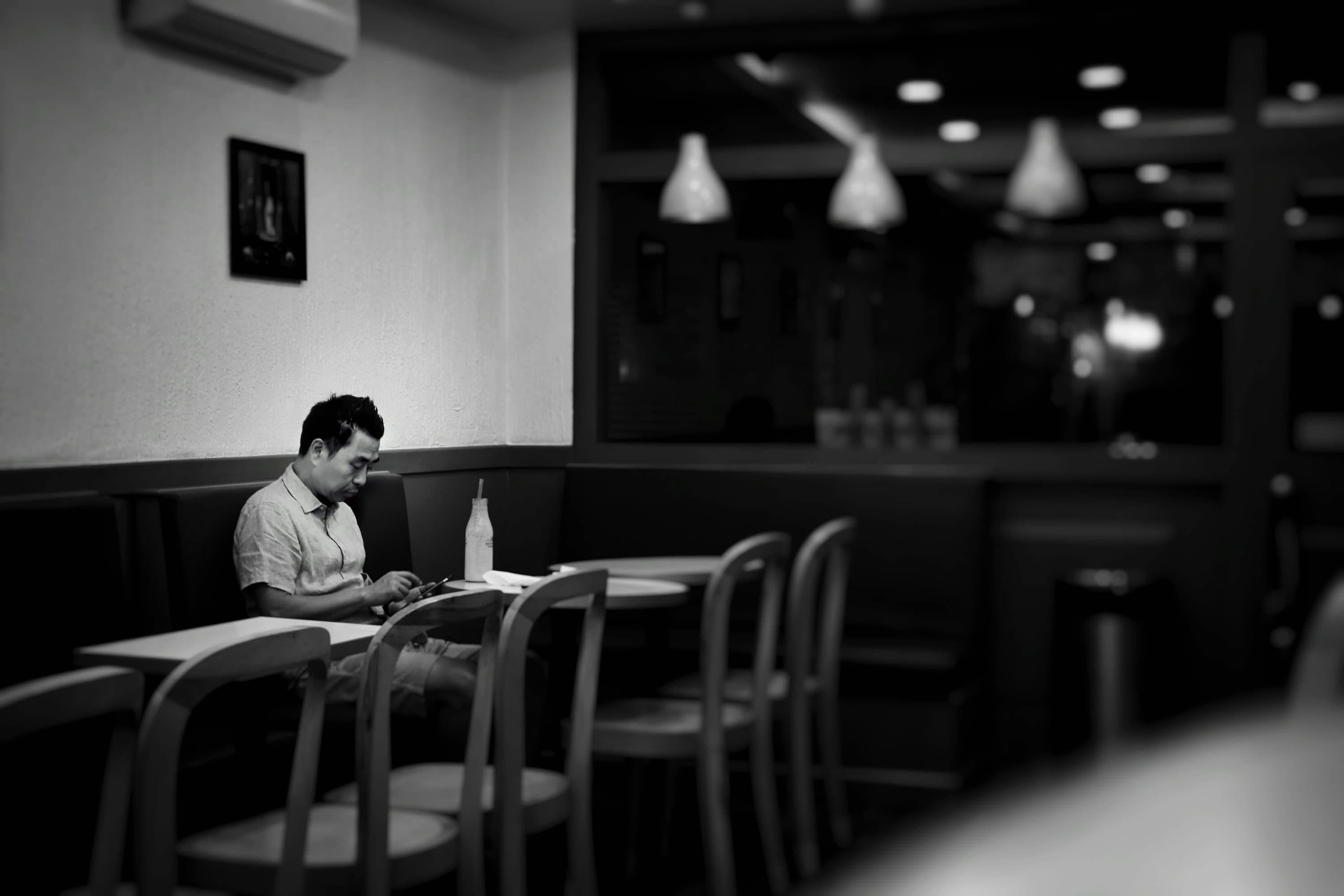 How to Cut Restaurant Spending With Deal Apps