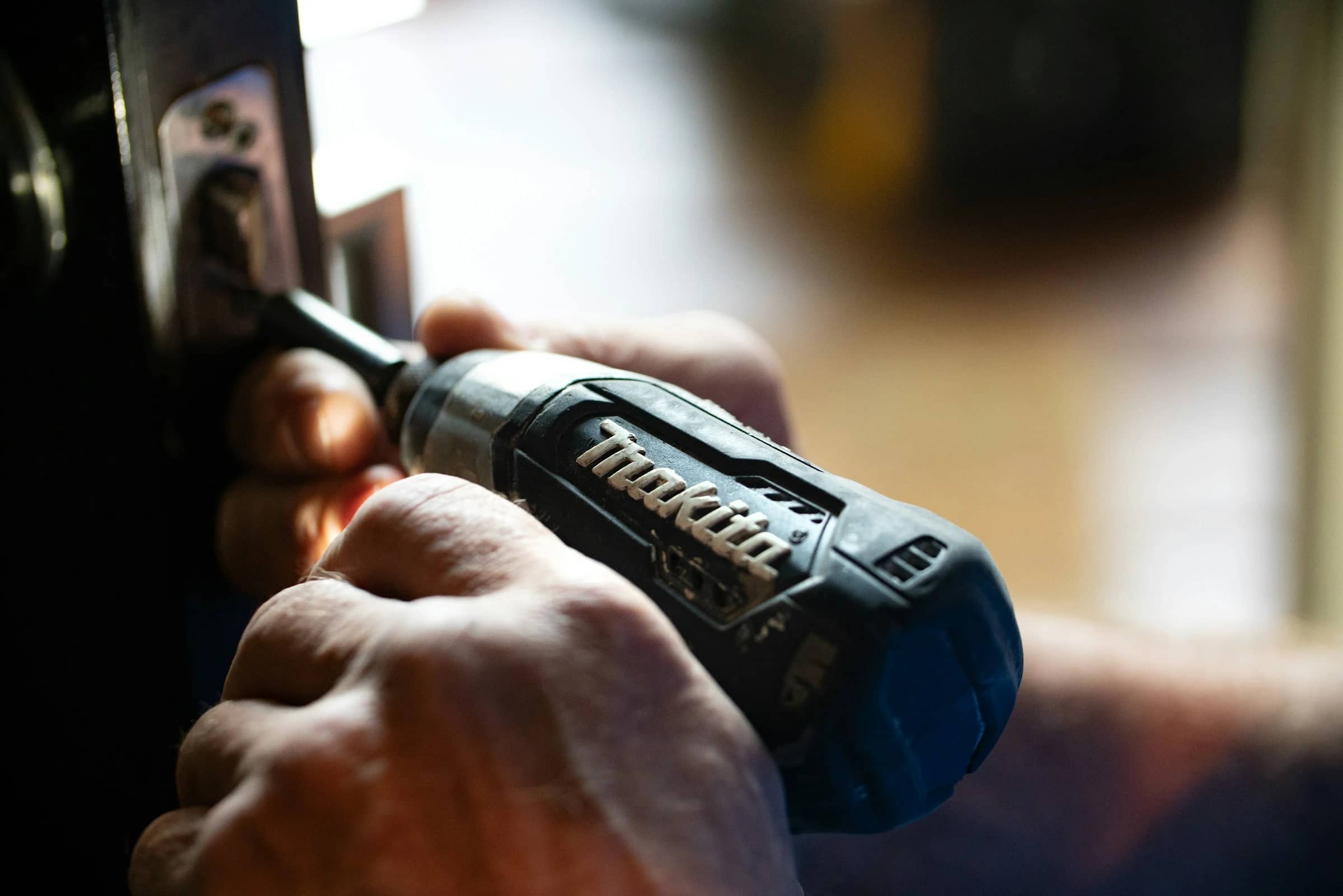 Save on Household Repairs With 5 DIY Apps