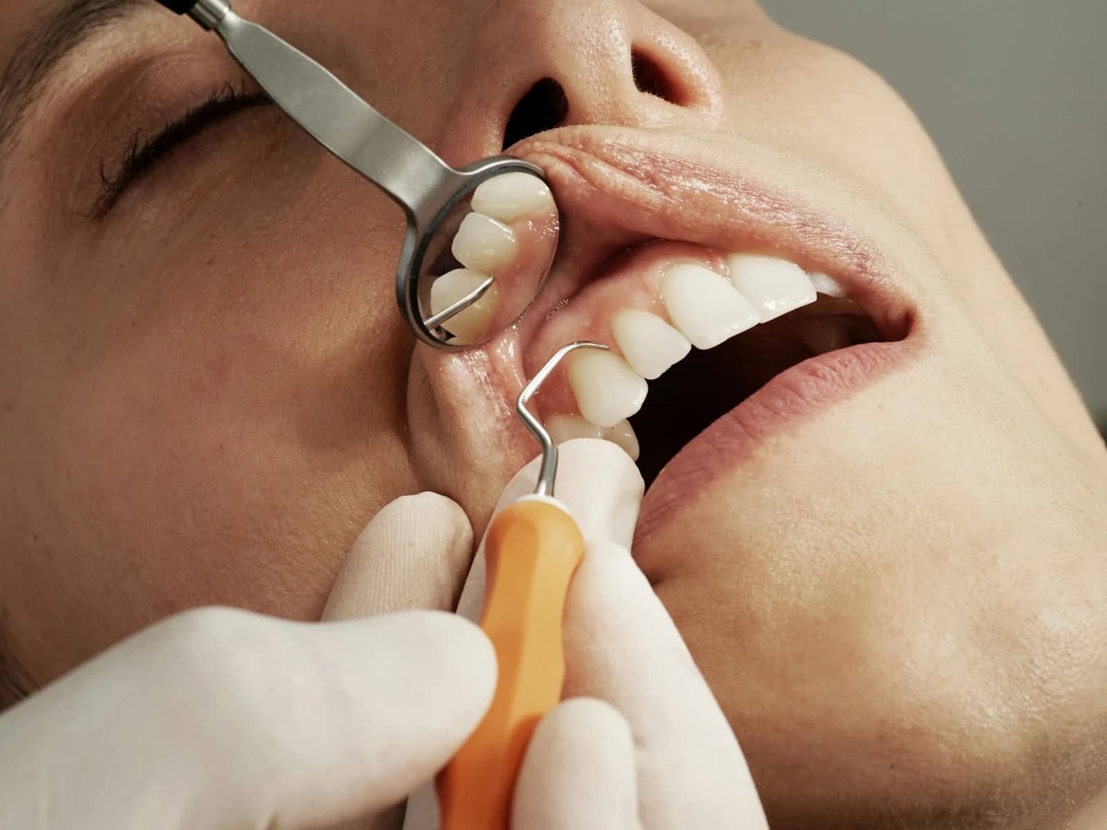 Save on Dental Bills With Clinic Finder Apps