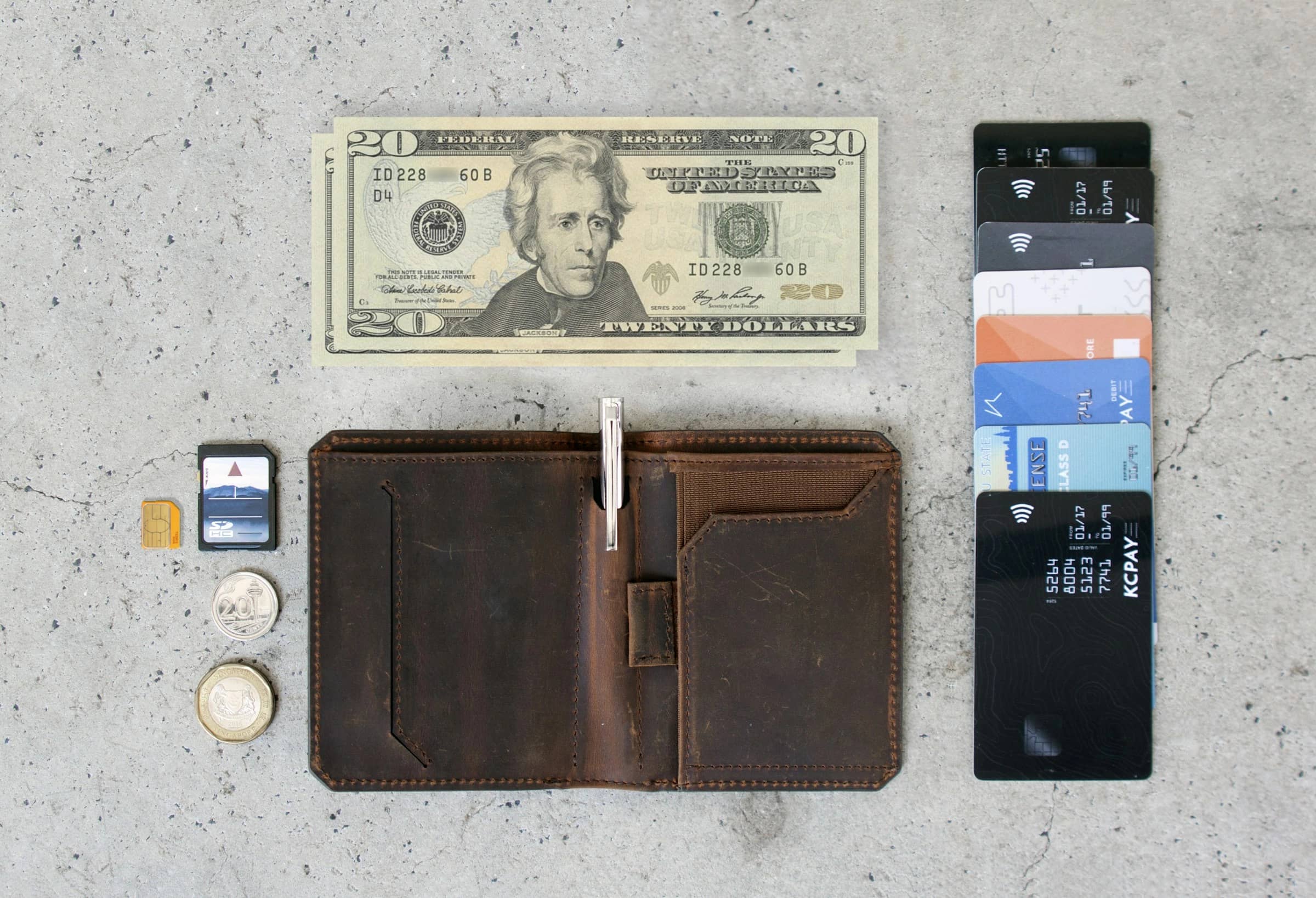 How to Avoid Currency Exchange Fees with Travel Apps