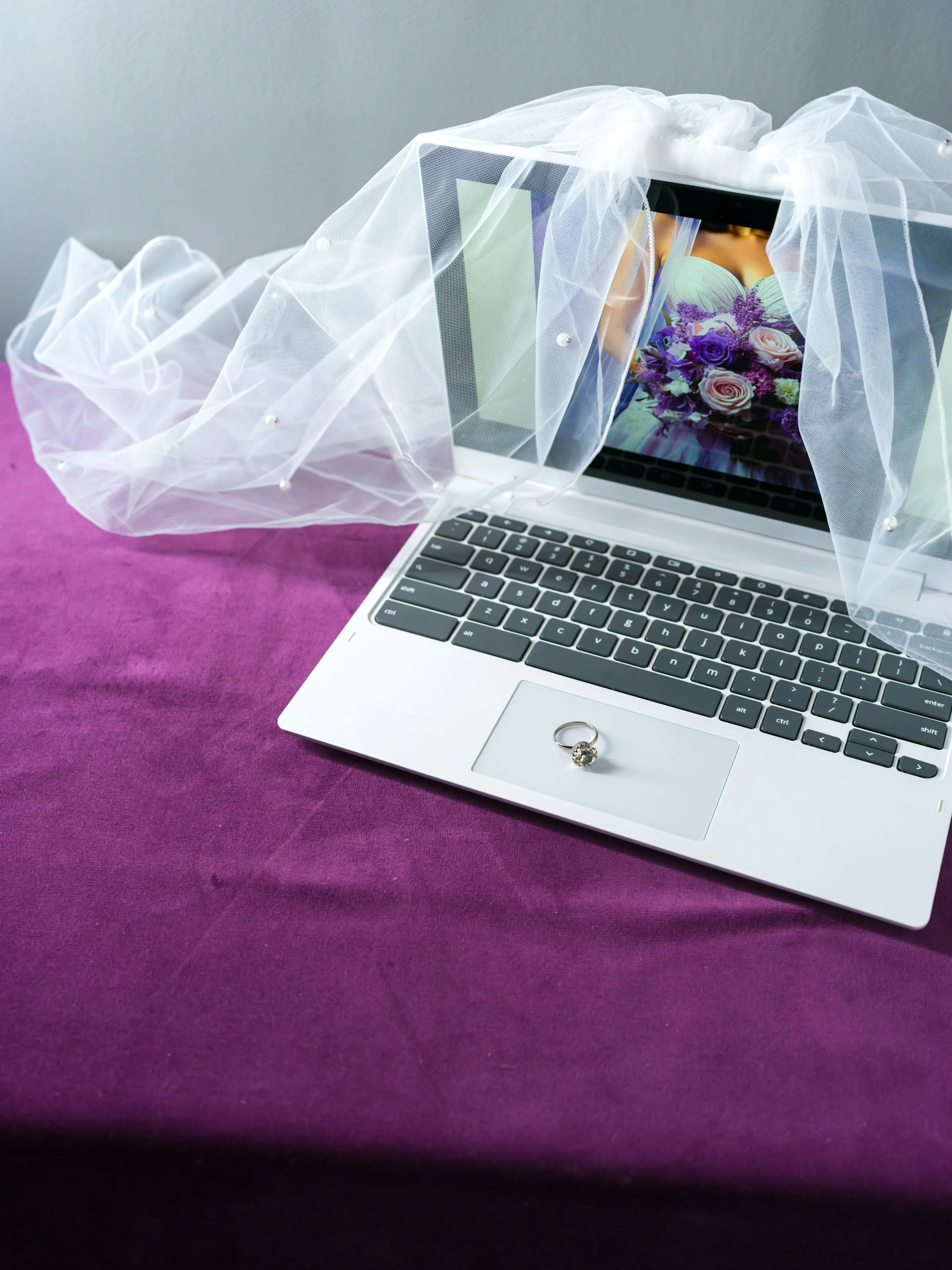 Cut Wedding Costs With Budget Apps