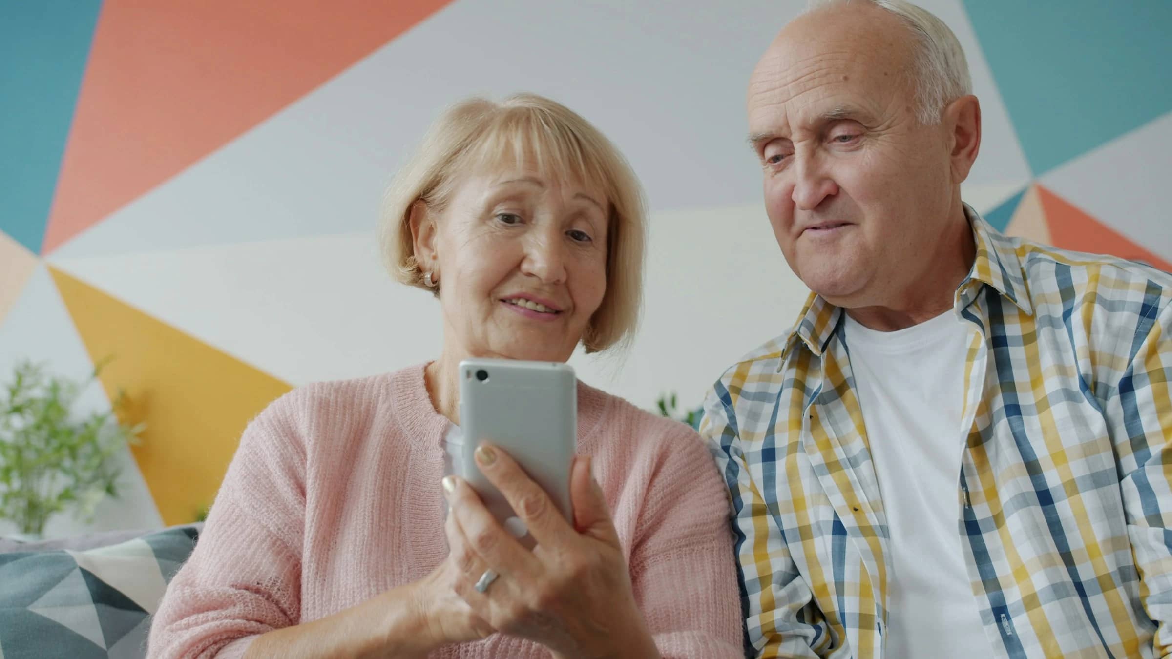 How to Share Caregiving Costs Fairly With Apps
