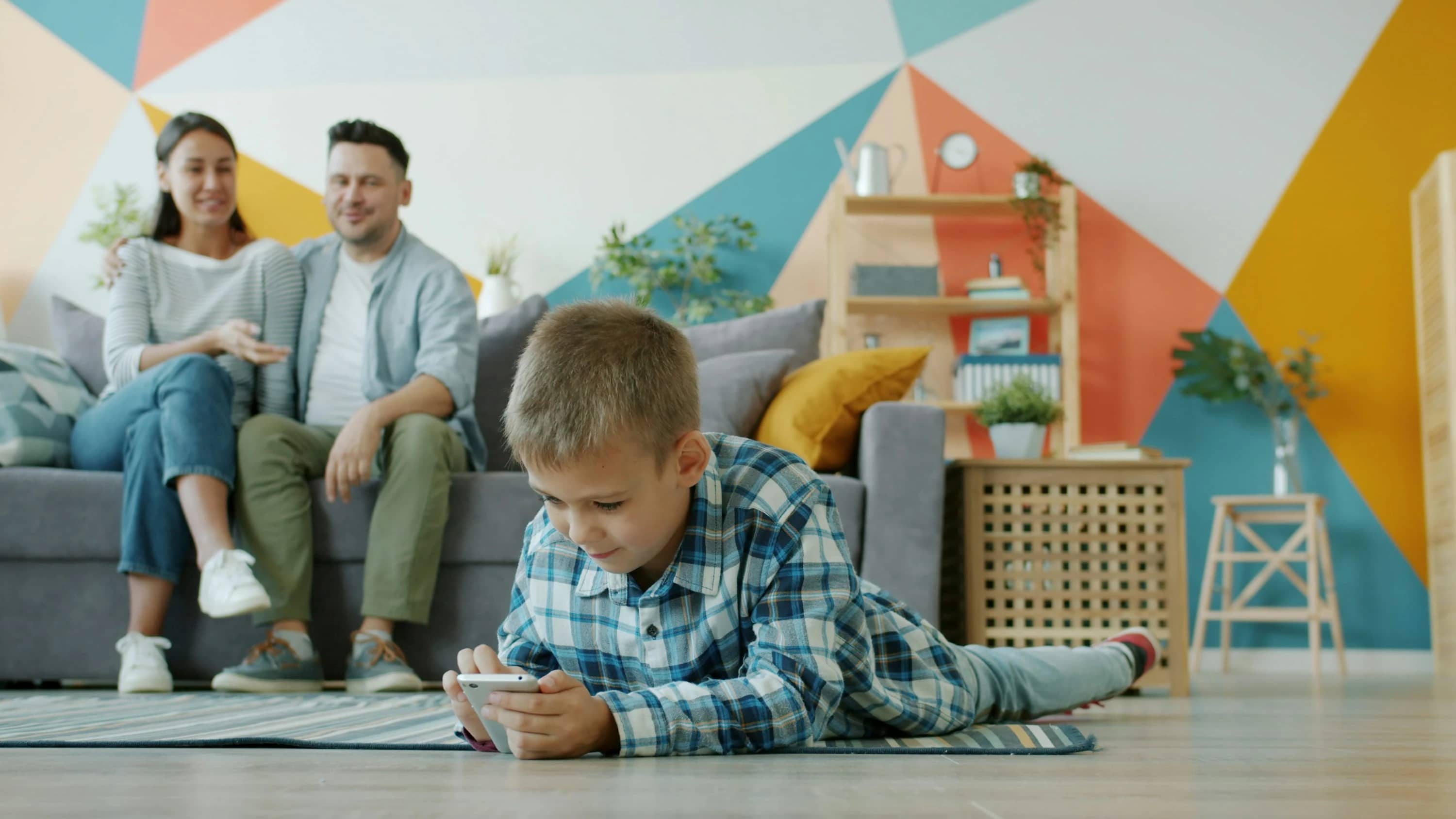 Family Plan Manager Apps: Cut Subscription Costs