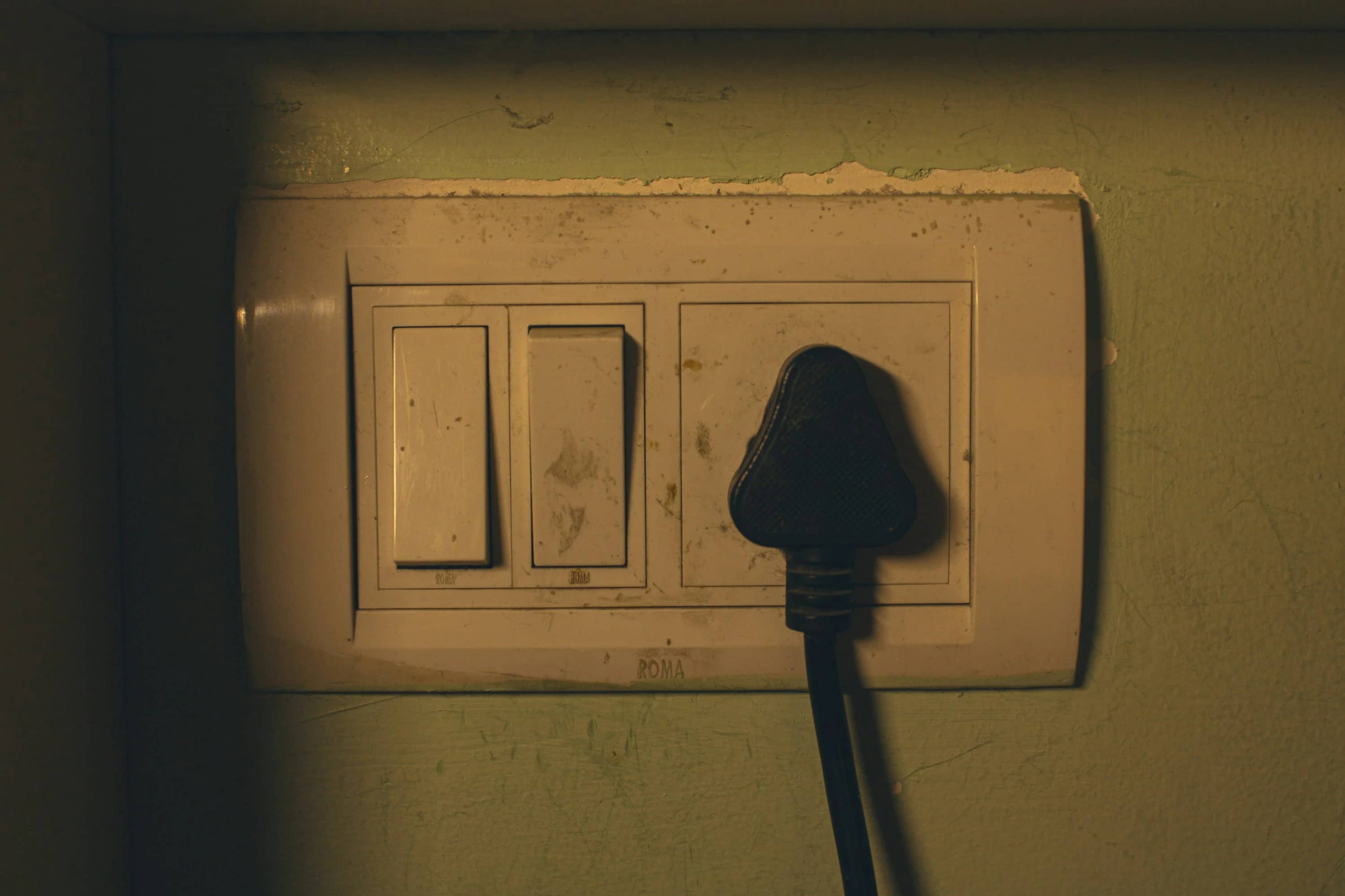 5 Smart Plug Apps to Cut Standby Power Costs